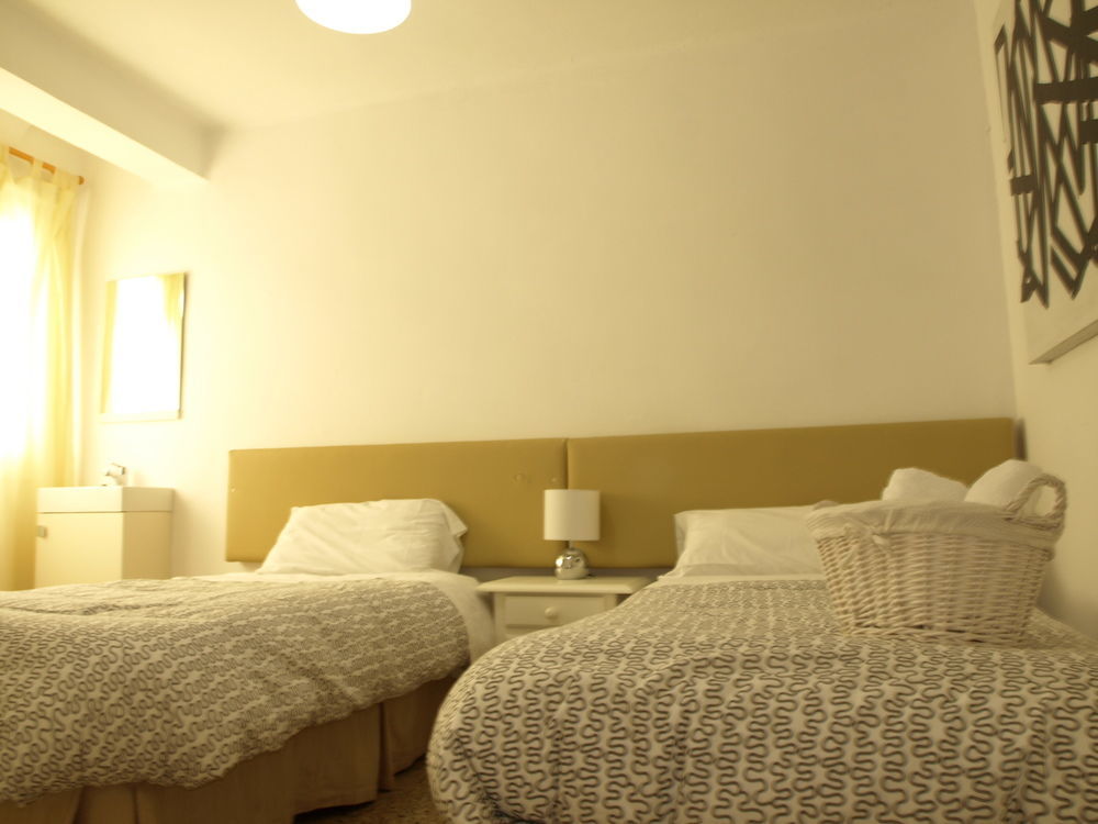 Hostal The Monkey Room Марбелья Экстерьер фото