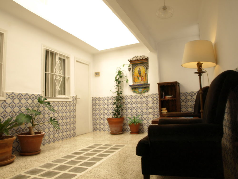 Hostal The Monkey Room Марбелья Экстерьер фото